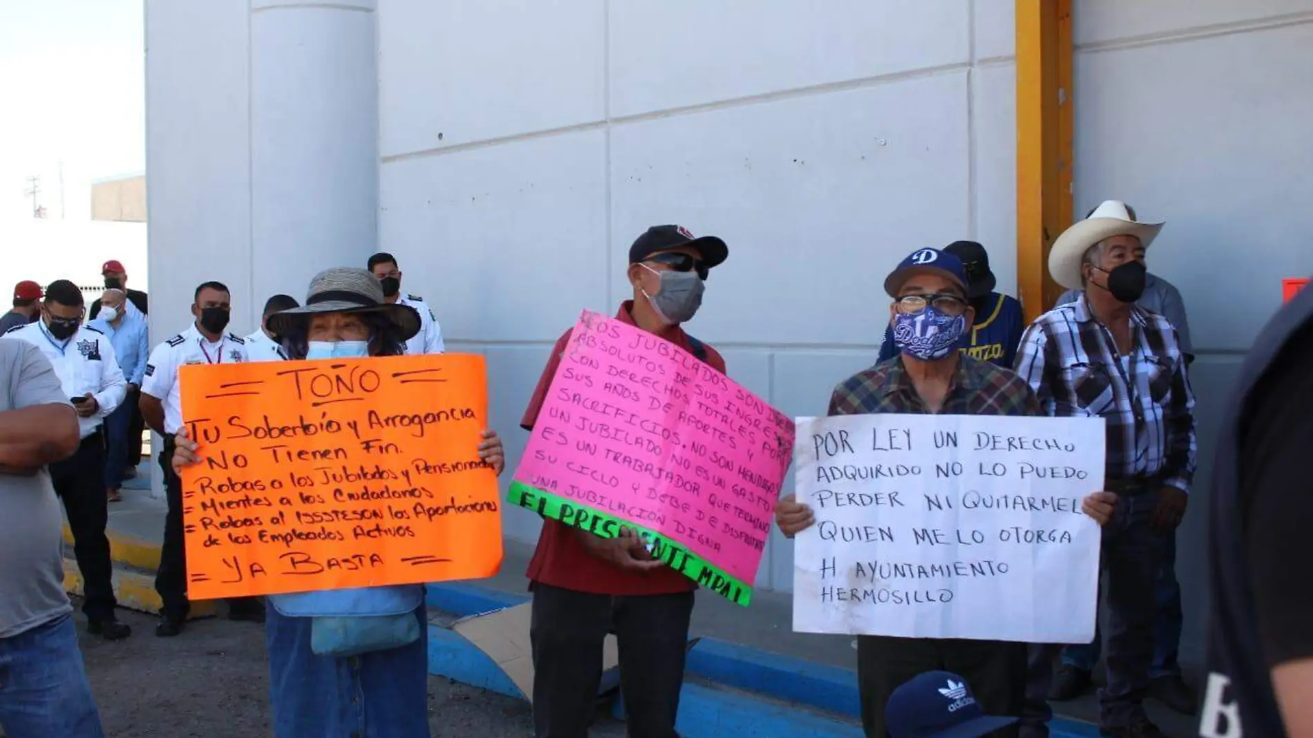 Manifestación en Tesorería de Jubilados y pensionados